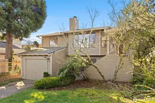 917 N 100th St, Seattle, WA 98133 - Photo 3