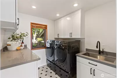 5970 NE Arrowhead Drive, Kenmore, WA 98028 - Photo 21