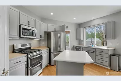 18637 172nd Place SE, Renton, WA 98058 - Photo 11