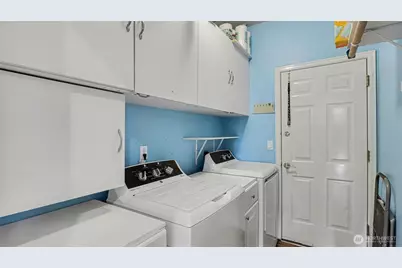 18637 172nd Place SE, Renton, WA 98058 - Photo 15