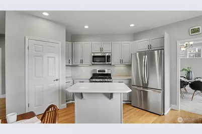 18637 172nd Place SE, Renton, WA 98058 - Photo 9