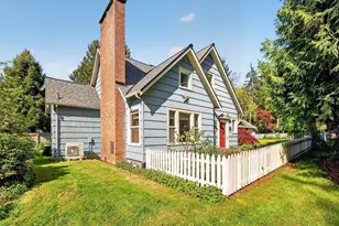 6906 NE Carpenter Ln, Kingston, WA 98346 - Photo 3