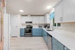 423 Fleming Dr, Sequim, WA 98382 - Photo 7