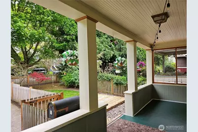 2615 47th Avenue SW, Seattle, WA 98116 - Photo 9