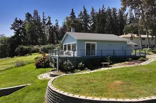 2977 N Bluff Rd, Greenbank, WA 98253 - Photo 3