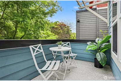 6003 Lanham Place SW, Seattle, WA 98126 - Photo 11