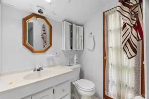 6105 Elizan Dr NW, Olympia, WA 98502 - Photo 19