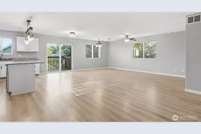 2271 SE Upchurch Way, Port Orchard, WA 98366 - Photo 5