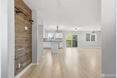 2271 SE Upchurch Way, Port Orchard, WA 98366 - Photo 3