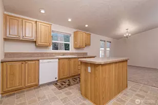 221 SE Fuchsia Ave, Shelton, WA 98584 - Photo 9