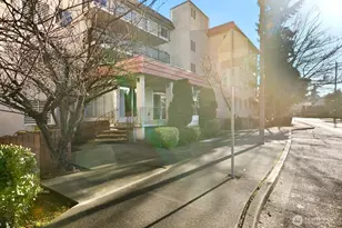 9030 Seward Park Ave S, Seattle, WA 98118 - Photo 3