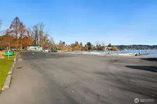 9030 Seward Park Ave S, Seattle, WA 98118 - Photo 23