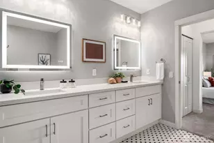 1000 Aurora Ave N, Seattle, WA 98109 - Photo 25