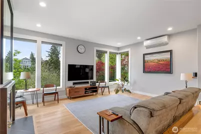 1803 Bigelow Avenue N, Seattle, WA 98109 - Photo 9