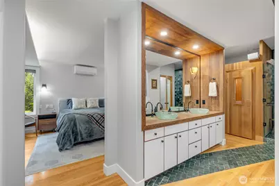1803 Bigelow Avenue N, Seattle, WA 98109 - Photo 13
