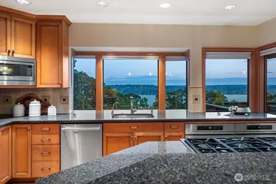 8297 SE 82nd Street, Mercer Island, WA 98040 - Photo 11