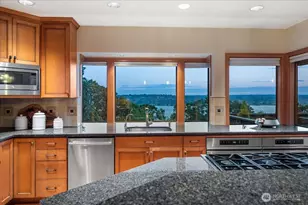 8297 SE 82nd St, Mercer Island, WA 98040 - Photo 11