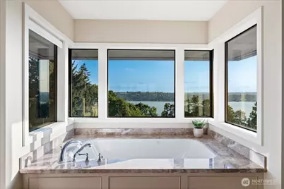 8297 SE 82nd Street, Mercer Island, WA 98040 - Photo 17