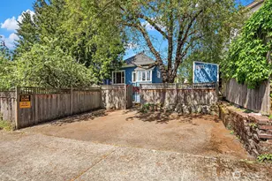 715 N 72nd St, Seattle, WA 98103 - Photo 33