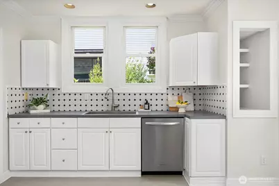 715 N 72nd Street, Seattle, WA 98103 - Photo 11