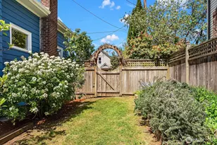 715 N 72nd St, Seattle, WA 98103 - Photo 31