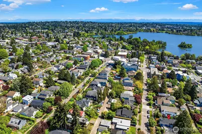 715 N 72nd Street, Seattle, WA 98103 - Photo 37