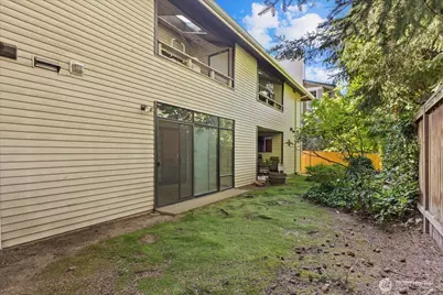 12221 100th Avenue NE #B102, Kirkland, WA 98034 - Photo 17