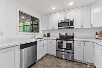 12221 100th Avenue NE #B102, Kirkland, WA 98034 - Photo 11