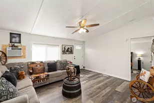 725 37th Street Ct SE, Auburn, WA 98002 - Photo 5