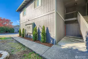 105 E 96th St, Tacoma, WA 98445 - Photo 3