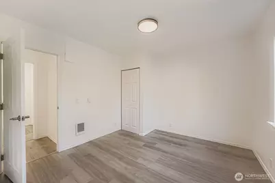 105 E 96th Street, Tacoma, WA 98445 - Photo 9