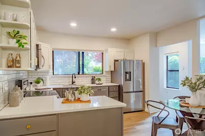 912 NE 115th Street, Seattle, WA 98125 - Photo 13