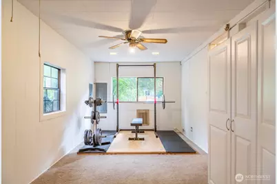 912 NE 115th Street, Seattle, WA 98125 - Photo 17