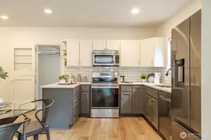 912 NE 115th St, Seattle, WA 98125 - Photo 3