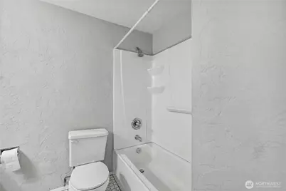 2100 N 106th Street #304, Seattle, WA 98133 - Photo 11