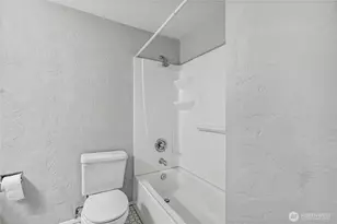 2100 N 106th St, Seattle, WA 98133 - Photo 11