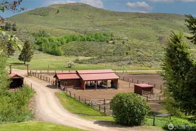 373 Rendezvous Road, Winthrop, WA 98862 - Photo 9