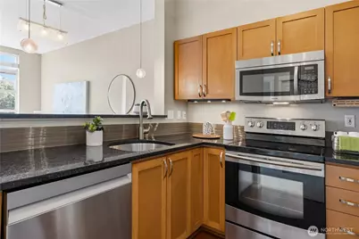 111 108th Avenue NE #A504, Bellevue, WA 98004 - Photo 9