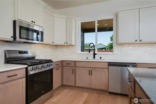 708 Legacy Wy, Sedro Woolley, WA 98284 - Photo 11