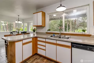 624 SE Pine Rd, Port Orchard, WA 98367 - Photo 9