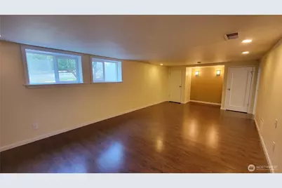 1419 108th Avenue SE, Bellevue, WA 98004 - Photo 3