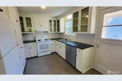 1419 108th Avenue SE, Bellevue, WA 98004 - Photo 13
