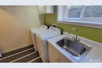 1419 108th Avenue SE, Bellevue, WA 98004 - Photo 5