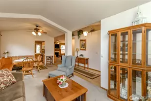 2109 22nd St SE, Puyallup, WA 98372 - Photo 5