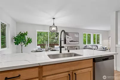 9237 NE 173rd Place, Bothell, WA 98011 - Photo 7
