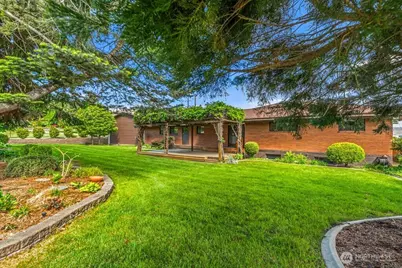 1909 Springwater Avenue, Wenatchee, WA 98801 - Photo 3