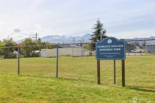 509 W 7th St, Port Angeles, WA 98363 - Photo 3