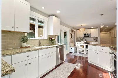 19828 SE 8th Street, Sammamish, WA 98074 - Photo 13