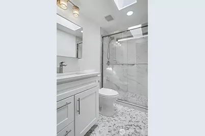 23809 Lake Drive E, Bothell, WA 98021 - Photo 21