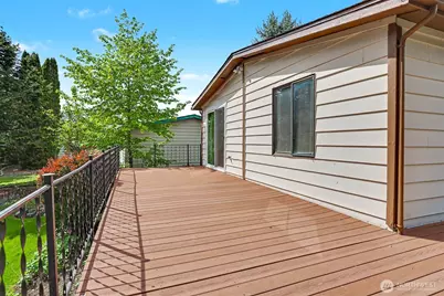 23809 Lake Drive E, Bothell, WA 98021 - Photo 25